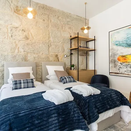 In Between Exclusive Charm By The Center *