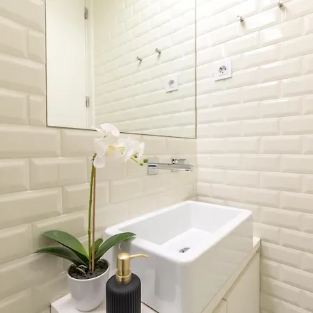 Apartment In Between Exclusive Charm By The Center *