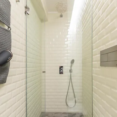 Apartment In Between Exclusive Charm By The Center *