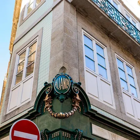 In Between Exclusive Charm By The Center *