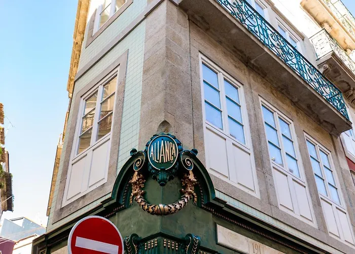 In Between Exclusive Charm By The Center *