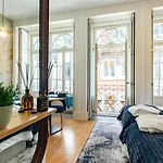 Apartment In Between Exclusive Charm By The Center Porto